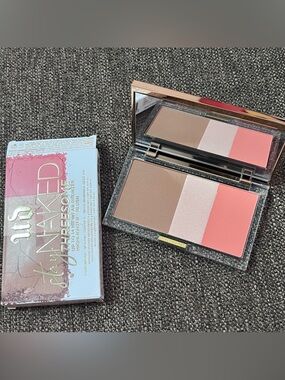 URBAN DECAY Stay Naked Threesome Blush Bronzer & Highlighter rise